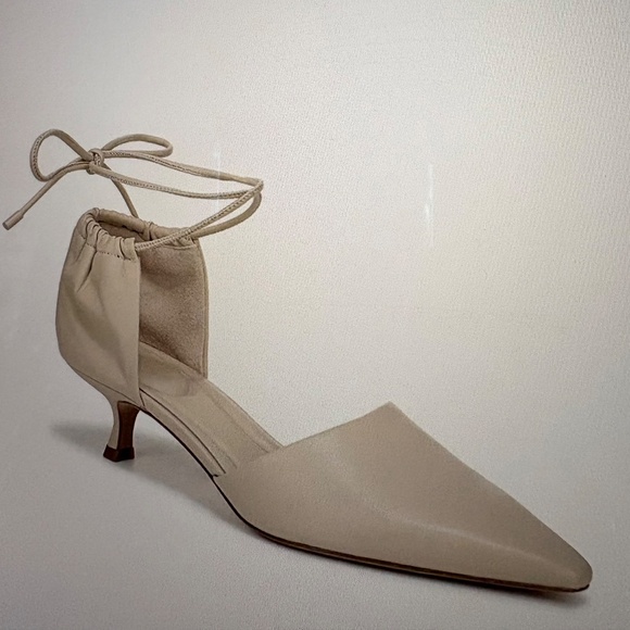 New in Box Vince Women's Sarai Ankle Tie Pumps - Picture 1 of 6